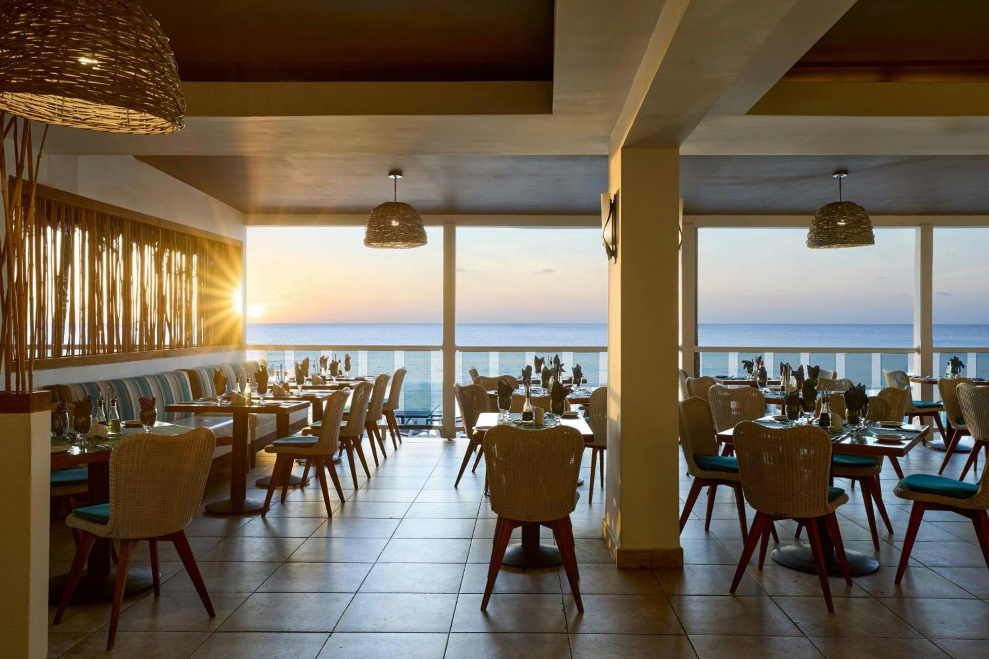 Waves Resort & Spa, Barbados, An Autograph Collection All-Inclusive Resort Saint James Eksteriør bilde
