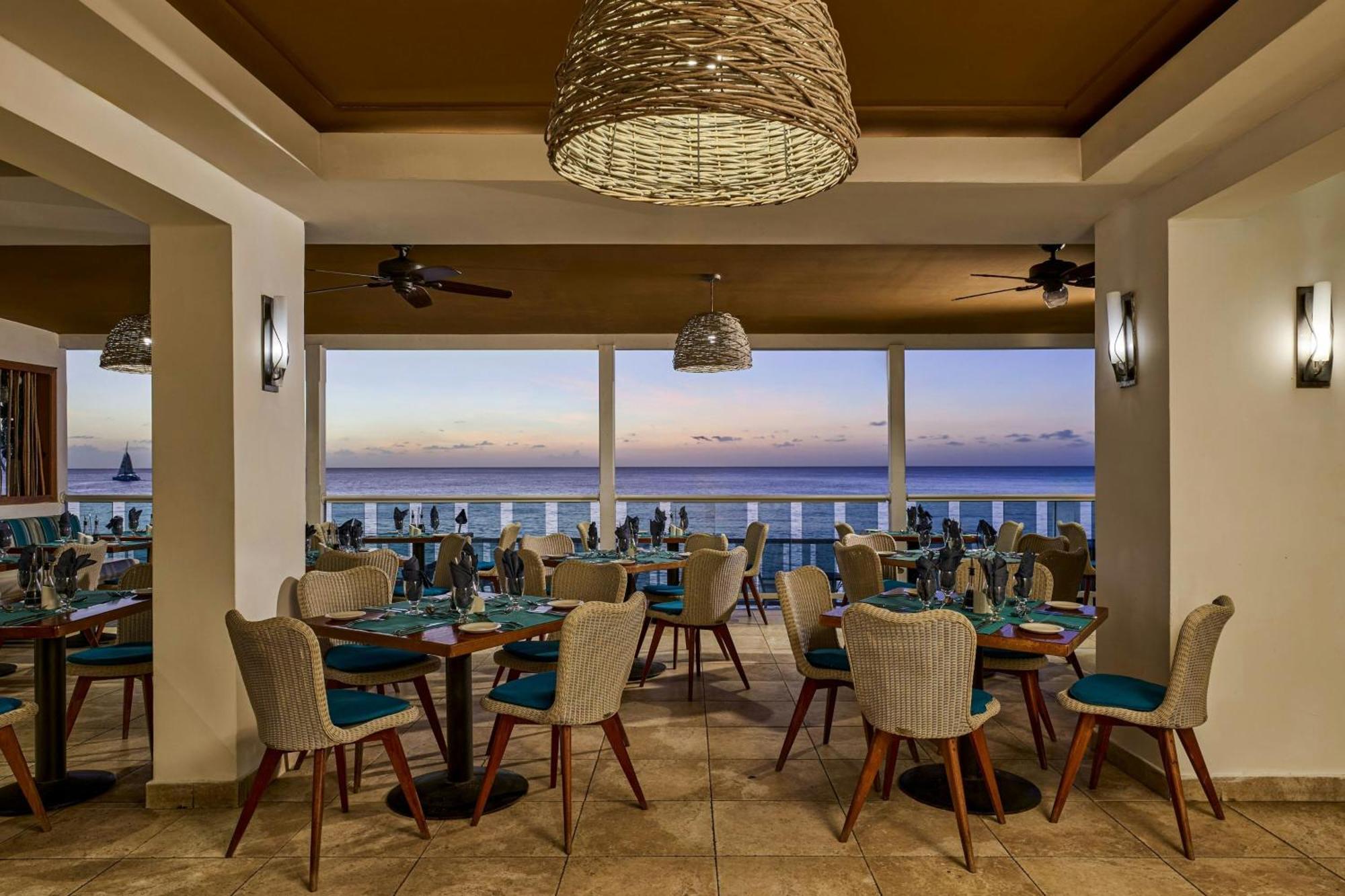 Waves Resort & Spa, Barbados, An Autograph Collection All-Inclusive Resort Saint James Eksteriør bilde