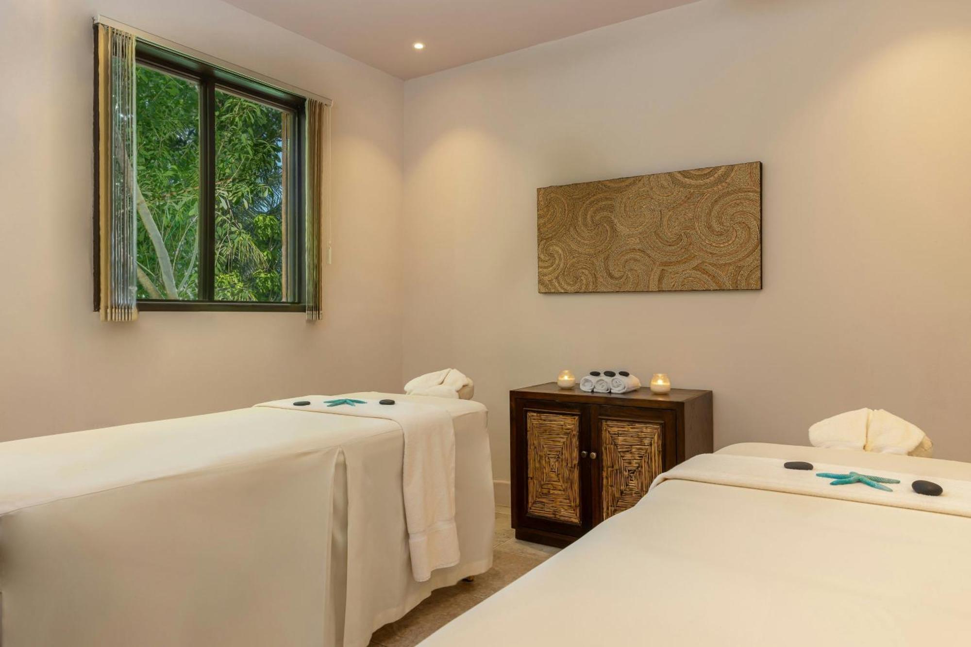 Waves Resort & Spa, Barbados, An Autograph Collection All-Inclusive Resort Saint James Eksteriør bilde